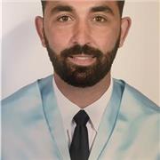 Maestro en especialidad de Educación Física por la universidad de Sevilla